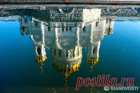 Facebook
22 сентября 1839 года состоялась торжественная закладка Храма Христа Спасителя. История кафедрального собора Русской православной церкви – в фотографиях ria.ru: http://ria.ru/photolents/20140922/1022462569_938803778.html