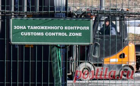 В порту Петербурга в бананах нашли 100 кг кокаина. Брикеты с кокаином нашли в контейнерах с бананами, возбуждены два дела