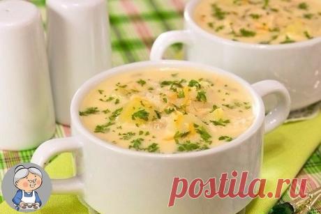 Сырный суп 
 
Ингредиенты: 
500 г куриного филе 
400 г плавленого сыра 
150 г риса 
400 г картофеля 
150 г моркови 
150 г лука 
соль 
перец 
зелень по вкусу 

Приготовление: 
Куриное филе залить 3 л воды, посолить, поперчить и варить до готовности (около 20 минут после закипания). 
Когда филе будет готово, его надо вынуть. 

В кипящий бульон засыпать рис, варить 10 минут. Лук мелко покрошить. Морковь натереть на мелкой терке.Картофель почистить, нарезать брусочками или куб...