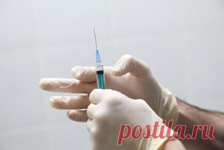 Стало известно об исследованиях новой российской вакцины от коронавируса. Доклинические исследования новой вакцины от коронавируса, которую разрабатывает Национальный исследовательский институт гриппа имени Смородинцева, показали эффективность препарата. О результатах исследований рассказал директор НИИ Дмитрий Лиознов. Клинические исследования препарата запланированы на конец этого года.