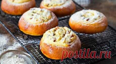 Ватрушки с лимонным творогом и изюмом