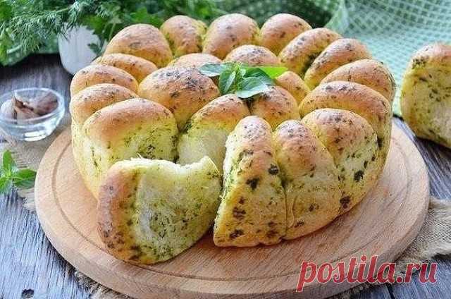 ХЛЕБ ПШЕНИЧНЫЙ С ЗЕЛЕНЬЮ И ЧЕСНОКОМ
