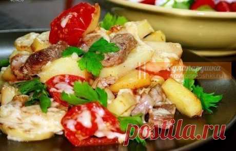 Безумно вкусный картофель «по-французски» на сковороде Такое угощение не уступает по вкусовым качествам традиционному праздничному блюду, но вот только готовится оно быстрее и проще.