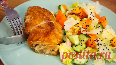 На филе выкладываю начинку и запекаю в духовке. Супер вкусные рулетики из курицы и баклажана!