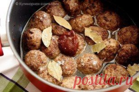 Тефтели в подливе, как в садике...
Ингредиенты:
Для тефтелей:
- 500 г любого фарша
- рис отварной (лучше до полуготовности) круглый непропаренный (0.3-0.5 стакана сырого риса перед варкой)
- 1 луковица средняя
- 1 яйцо
- 1 неполная чайная ложка соли
Для подливы:
- 1 столовая ложка сметаны
- 1 столовая ложка муки
- 1 чайная ложка томатной пасты
- лавровый лист
- 1,5 стакана воды