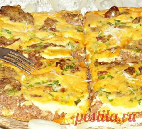 Куриная печёнка в сметанно - яичной заливкой.
Ингредиенты:
Куриная печёнка - 500-600 гр,
Лук репчатый - 1-2 шт,
Морковь - 1-2 шт,
Чеснок 2-3 зубчика.
Мука
Зелень,петрушка,укроп,лук (по вкусу)
Мускатный орех.
Соль.
Растительное масло
Ингредиенты для сметанно - яичной заливки:
Сметана - 200-230 гр,
Яйца - 4 шт,
Соль
Приготовление:
Промываем печёнку,несколько раз меняя воду.Откидываем печёнку на дуршлаг и даём жидкости хорошо стечь.
Нарезаем печёнку средними кусочками.
Лук,мо...
