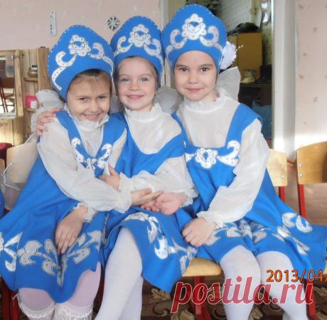 три девицы под окном...