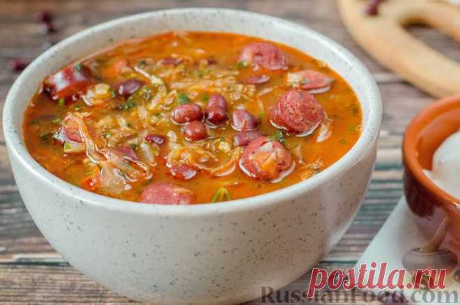 Рецепт: Капустняк с фасолью и колбасками на RussianFood.com
