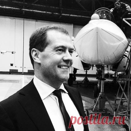 (11) Дмитрий Медведев - Хроника