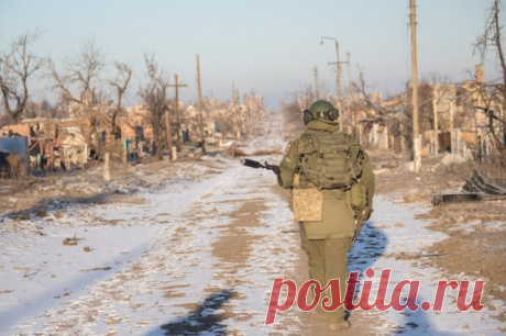 Российские военные подняли флаг РФ над Богдановкой. Населенный пункт расположен в пригороде города Часов Яр.