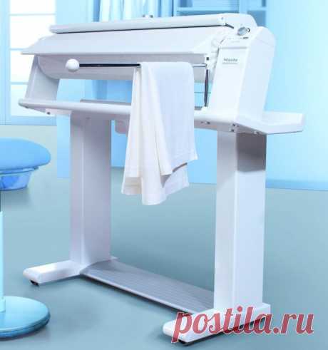 Гладильная машина MIELE HM 16-83
Это то гладильное оборудование, которое может полностью перевернуть ваше понимание глажки, как изнурительного труда. Гладильный каток НМ 16-83 относится к профессиональной линейке, производителя элитной бытовой техники, фирмы &quot;Miele&quot; безупречного лидера по производству бытовой техники. Машина гладильная PROF MIELE HM 16-83 - это надежная модель, обеспечивающая комфорт.