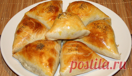 Cамса — те же печеные пирожки, но с неповторимым восточным вкусом и ароматом.