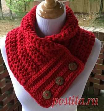 Items similar to Boston Harbor Cowl, Crochet Cowl, Chunky Cowl, Bulky Cowl, Handmade, Neck Warmer, Gift For Her, Valentine's, Chunky Red Cowl with Buttons on Etsy