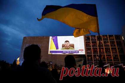 Украина запросила у Израиля «Пращу Давида». Киев запросил у Израиля новое вооружение. Украинская сторона направила официальное письмо с соответствующим содержанию в МИД Израиля. Помимо этого, в тексте документа также говорится о причинах, в связи с которыми Киев решил начать сотрудничество в сфере противовоздушной обороны с Израилем.