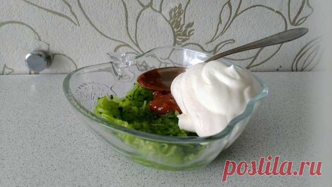 Огуречный соус 🥒 освежает, имеет пикантно-нежный вкус, а готовится за минуту, вы 