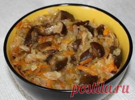 11 заготовок грибов на зиму
Активное время готовки 25 мин. время на засолку


1. Засолка грибов - холодный способ. 

грибы (рыжики, черные и белые грузди, волнушки, сыроежки) - 1 кг
соль - 100 г
смородина - 10–12 листьев
вишня - 5–6 листиков
хрен - 2 листа
укроп - 2 зонтика
лавровый лист - 2–3 шт.
перец горошком - по вкусу
чеснок - по вкусу

Грузди, волнушки или сыроежки вымыть и залить холодной водой на 5–6 ч. (Рыжики не вымачивают, а только промывают). На дно деревянной ...