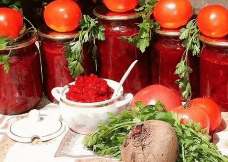 ПОЛЕЗНО ЗНАТЬ !!
Свекольная икра на зиму
2 кг. свеклы (очистить, натереть на терке)
1 кг. моркови (очистить, натереть на терке)
1 кг. лука (очистить и мелко нарезать)
0,8 кг. помидоров (прокрученных на мясорубке)
1 стручок горького перца (прокрутить вместе с помидорами)
80 ми.л. уксуса 9%
1 ст.л. соли с горкой (солить надо по вкусу,может понадобиться больше)
80 гр.сахара (2-3 ст.л. с горкой)
250-300 ми.л. растит.масла
1 головка чеснока (очистить и пропустить через пресс)
Специи: перец душистый,