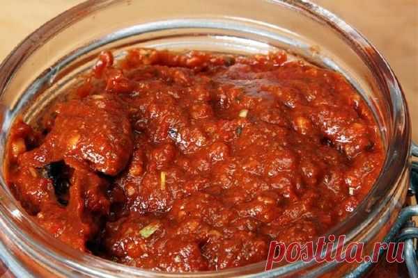 Аджика с орехами – простой рецепт вкусной и полезной закуски Теперь нужно подобрать слова… потому, что я решала поделиться с Вами самым лучшим рецептом Аджики, которую только можно приготовить дома из доступных, натуральных, полезных продуктов, без термической обработки, и что немаловажно без особых усилий и хлопот. На весь процесс приготовления этой фантастической аджики вы затратите не более 15 минут времени,  а кушать и наслаждаться будете ...читать далее 