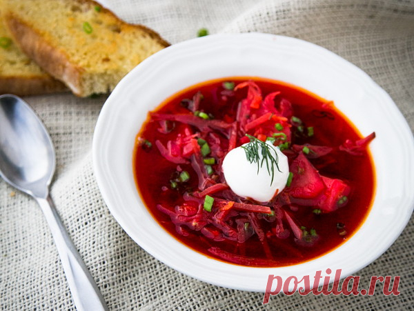 Быстрый борщ с фасолью без мяса
Постный вкуснейший борщ с консервированной фасолью и овощами без мяса.