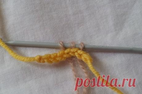 Шаль "Харуни" от Эмили Росс и перчатки Vogue