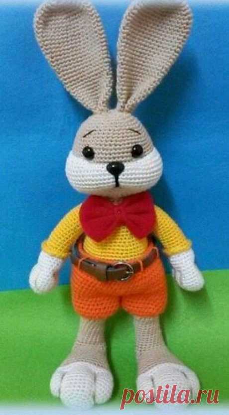 Зайка с рюкзаком крючком. Амигуруми схемы и описания. Автор: Happykidsamigurumi | IRINELY.ART