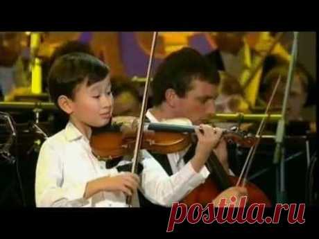 Daniel Lozakovitj,plays Mendelsson violin concerto with the Tchaikovsky Symphony Orchestra - YouTube