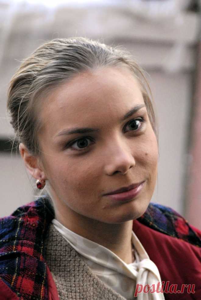 СМИ: из-за безденежья Ольга Арнтгольц вынуждена начать работать спустя месяц после родов : Ольга Арнтгольц / фото 2