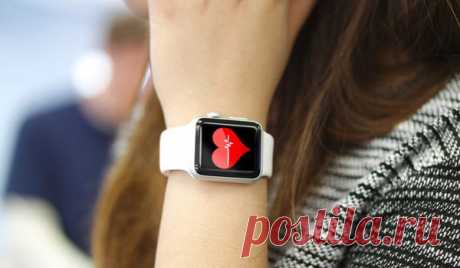 [News] В будущем Apple Watch могут научиться автоматически вызывать службу спасения в экстренных ситуациях. Согласно новому патенту компании Apple, инженеры из Купертино планируют научить умные часы выявлять потенциально опасные ситуации. Для этого они предлагают использовать показания пульсометра, а также данные, поступающие со встроенных в гаджет датчиков. Кроме этого часы должны не только определять опасные ситуации, но и помогать их устранять. Например, в случае если Apple Watch…