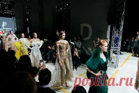 Яркие и модные коллекции. В Москве состоялся BRICS+ FASHION SUMMIT. В Москве состоялся BRICS+ Fashion Summit, в котором приняли участие руководители и команды фешен-ассоциаций, производств и дизайнеры. Неотъемлемой частью саммита стали показы и презентации коллекций известных модельеров.