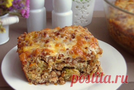Гречневая запеканка с фаршем и овощами
Сытная, ароматная запеканка с гречкой, брокколи, цветной капустой и сыром!