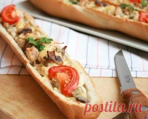 Багет, фаршированный курочкой и грибами