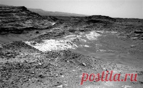 Марсоход Curiosity вынужден изменить маршрут, столкнувшись с непреодолимым препятствием / Интересный космос