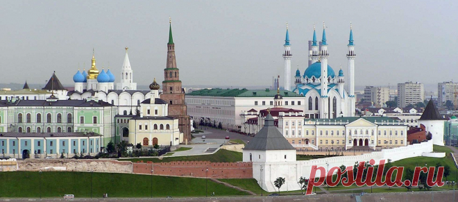 Каза́нь — город в Российской Федерации, столица Республики Татарстан, крупный порт на левом берегу реки Волги, при впадении в неё реки Казанки. По численности населения относится к городам-миллионерам. В Казани проживают люди в основном русской и татарской национальности.