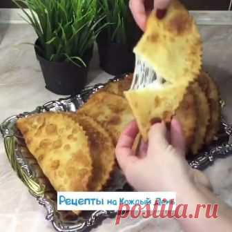 (7) Facebook