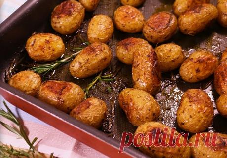 Шикарный гарнир - запечённый в духовке картофель с сыром
