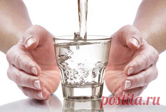 Заговариваем воду на здоровье... 
Заговор воды на здоровье №1
Для проведения ритуала необходимо наполнить стакан родниковой или чистой водой из-под крана и начитать на воду заговор:
«Матушка-водица, водица целебная, ты людей поишь, д…