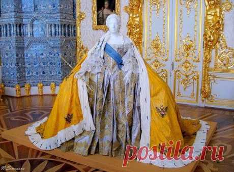 Парадный наряд императрицы Елизаветы Петровны / История цивилизаций!