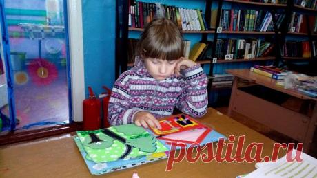 «Рукотворные чудеса»
На базе Новосолянской библиотеки филиал №18, 15 июня с 15 до 17 часов,  прошло пятое, заключительное, занятие в творческой мастерской «Рукотворные чудеса», на котором закончили оформление фетровой книги. Участники проекта так вошли в азарт, что решили добавить в книгу еще одну сказку – «Три поросенка». Итак, в книгу вошли четыре сказки, но это не предел. Было принято решение, что по завершению проекта «Книги мастеров» работа с фетровой книгой будет про...