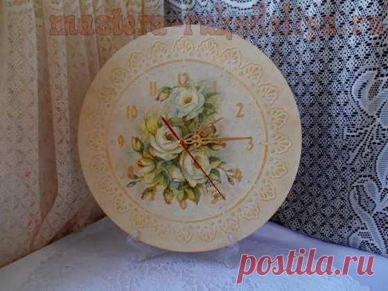 Мастер-класс по декупажу на дереве: Часы с подрисовкой фона