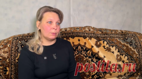Достучаться до ООН: жительница ДНР пытается донести правду о преступлениях ВСУ против мирных граждан. Военкор RT Хассан Насср пообщался с жительницей ДНР Оксаной, чьи пожилые родители погибли от рук ВСУ в Торецке. Из-за боевых действий женщина не могла добраться до родственников — хоронить их пришлось соседке. Оксана не раз обращалась в международные организации, включая Совет по правам человека ООН, чтобы инициировать расследование преступлений неонацистов на Украине. Она надеется, что правда…