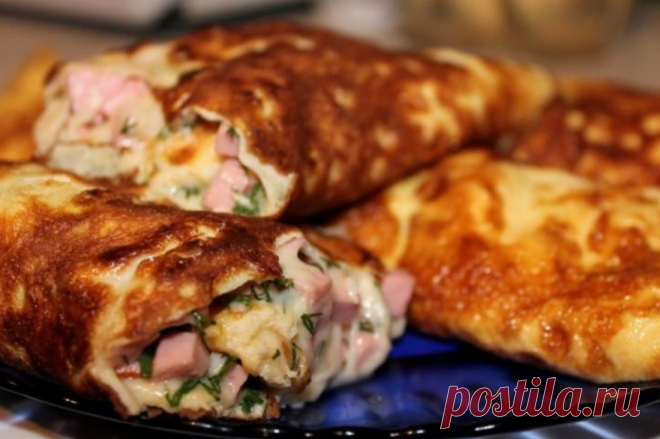 Мой муж научил меня готовить такой быстрый, но вкусный и сытный завтрак: Омлет - рулет с начинкой