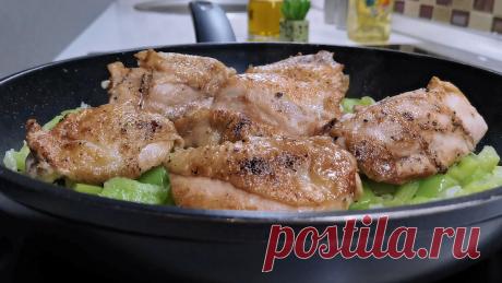 Пока есть свежий перец готовим из него, а зимой из замороженного. Показываем, как приготовить очень сытное и вкусное горячее блюдо с курицей | Розовый баклажан | Дзен