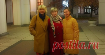 Юлия Меньшова показала редкое фото с мамой и дочкой Актриса устроила родным культурные выходные.