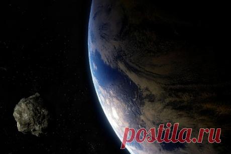 Астероид размером с Эйфелеву башню приблизится к Земле. Астероид размером с Эйфелеву башню приблизится к Земле в декабре. Объект под названием 4660 Nereus получило классификацию как потенциально опасный астероид. Его длина составляет 330 метров. Небесное тело максимально приблизится к планете 11 декабря и пролетит на расстоянии 3,9 миллиона километров.