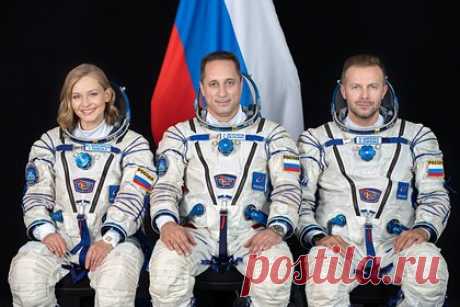 Киноэкипаж на «Союз МС-18» приземлился в Казахстане. Космический корабль «Союз МС-18» с космонавтом Олегом Новицким, актрисой Юлией Пересильд и режиссером Климом Шипенко на борту приземлился в Казахстане. Ранее он отстыковался от Международной космической станции и начал движение к Земле. Экипаж коснулся земли в 148 километрах юго-восточнее города Жезказган.