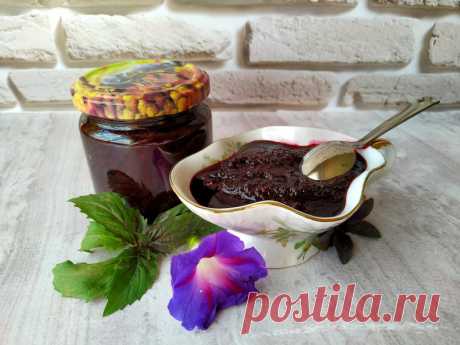 Соус из черноплодки к мясу, птице или рыбе, вкусный и ароматный! Уверена, что многие знают о лечебных свойствах аронии. Из нее получается очень вкусное и ароматное варенье, из нее готовят компоты на зиму, делают наливки, а я сегодня предлагаю приготовить соус к мясу, птице или рыбе. Соус получается немного терпкий, но очень ароматный, идеально...