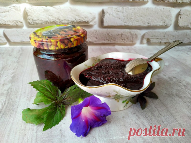 Соус из черноплодки к мясу, птице или рыбе, вкусный и ароматный! Уверена, что многие знают о лечебных свойствах аронии. Из нее получается очень вкусное и ароматное варенье, из нее готовят компоты на зиму, делают наливки, а я сегодня предлагаю приготовить соус к мясу, птице или рыбе. Соус получается немного терпкий, но очень ароматный, идеально...