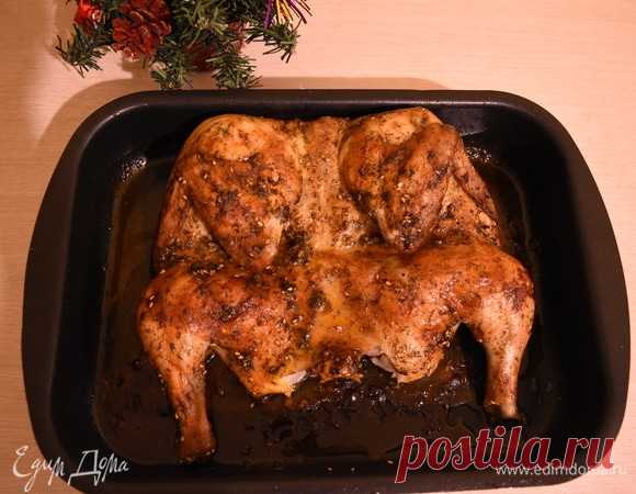 Вкусная курочка в духовке. Ингредиенты: курица тушка, подсолнечное масло, паприка сладкая Мой любимый и простой рецепт приготовления курицы! Особых ингредиентов не требуется, а получается очень вкусно! Регистрационный номер — 707055517.
