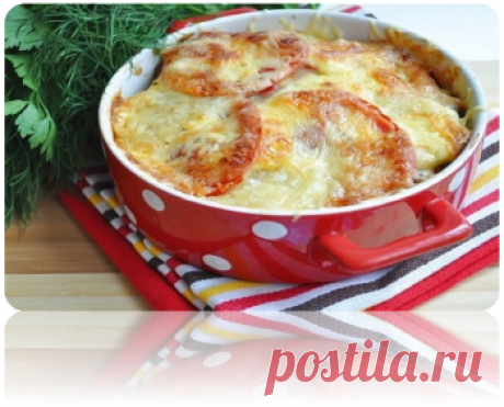 Запеканка по деревенски - Кулинарист Запеканка по деревенски. Ингредиенты: 1 ст. л. оливкового масла 1 большая тонко нарезанная головка лука 500 г говяжьего фарша 200 мл говяжьего бульона 1 ч. л. вустерского или другого кисло-сладкого соуса соль и молотый черный перец 500 г очищенного и крупно нарезанного картофеля 50 г сливочного масла Прогрейте оливковое масло в большой сковороде. Обжаривайте лук …