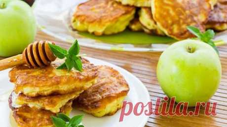 Оладьи из яблок – 6 рецептов быстро и вкусно Покажите свою заботу родным, приготовив им на завтрак или на перекус полезные и вкусные оладьи с яблоками. В оладьи по желанию можно добавить, корицу, специи и даже тыкву с кабачком.
